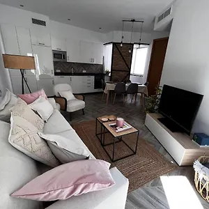Luxury New 6 Pax Apart Downtown. Apartamento